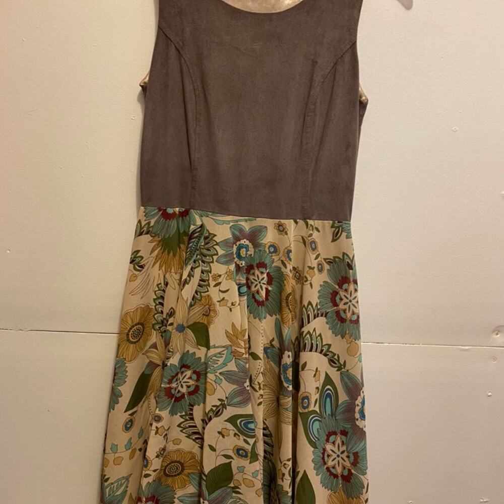 Dress solid tops and paisley bottom beautiful for teens
